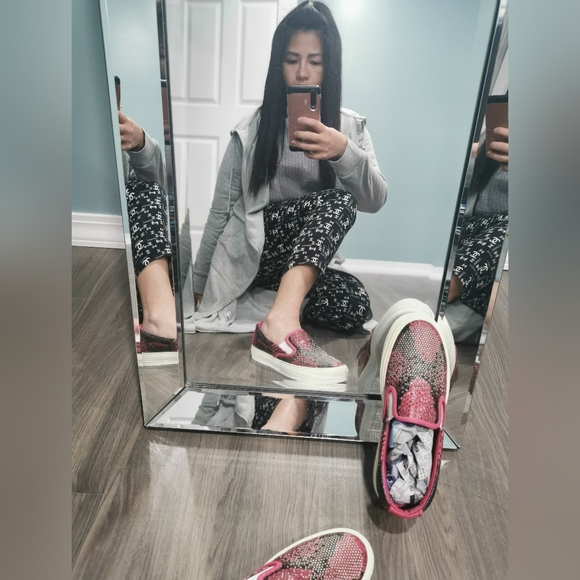 💯% Authentic Ferragamo Shoes in Pink fuchsia - Picture 16 of 16